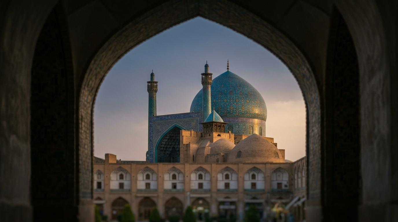 이란 헌법, 전 세계를 향한 전체주의 비전 담고 있어