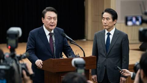 윤석열 전 대통령, 정치자금법 위반 혐의 첫 재판서 전면 부인