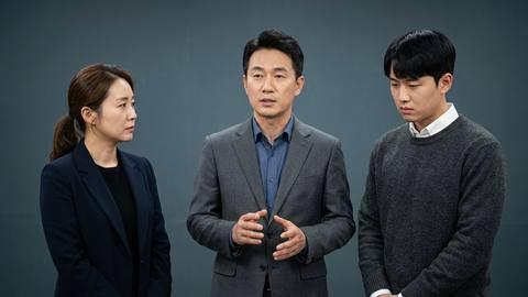 창원 흉기 난동 여성 숨져…30대 용의자 위중