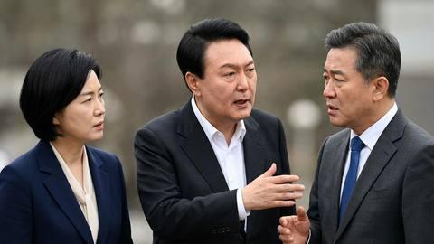 쌍방울 '연어 술 파티' 의혹, 현장 검증서 여야 공방