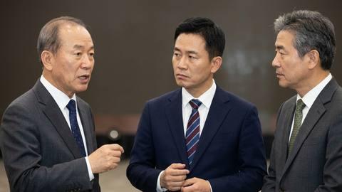 더불어민주당 전남광주통합특별시장 후보 결선, 김영록-민형배 '치열한 신경전'