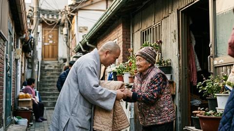 진우스님, 쪽방촌 어르신들 위로하며 주거 환경 개선 약속