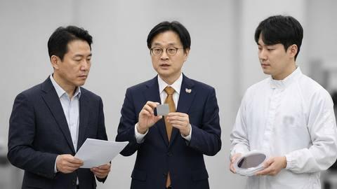 AI 반도체 수출 48% 늘어, 시장 예상 웃돌아