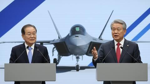 국산 전투기 KF-21, 초도 양산 2028년 시작… 40대 공군 인도